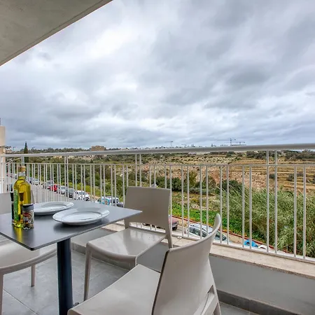 Modern 2 Bedroom Apartment, Valley Views Karp1-4 شقة *